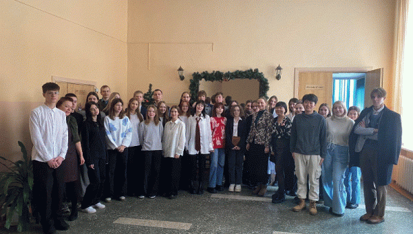 Студэнты - школьнікам пра рускую літаратуру ў Кітаі