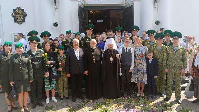 «Квітнеючы май»: святочныя ўрачыстасці з мітрапалітам