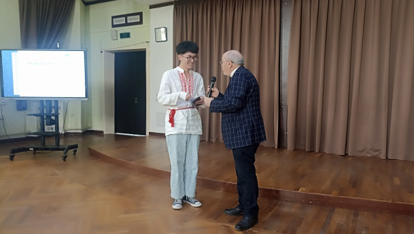 Неабавязкова быць беларусам, каб любіць беларускую мову