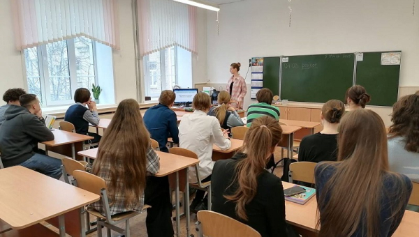 Прафарыентацыйная сустрэча прадстаўнікоў філалагічнага факультэта БДУ з навучэнцамі ДУА «Сярэдняя школа № 21 імя М. Ф. Гастэлы»