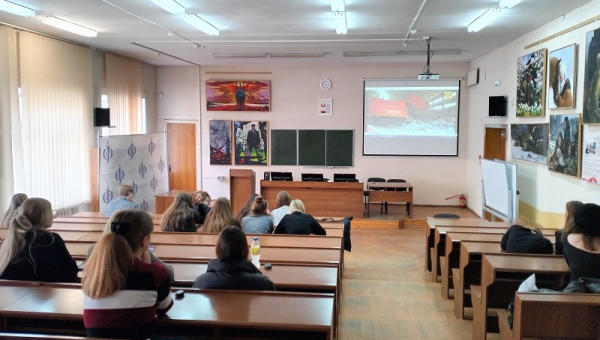 Круглы стол «Зямля ‒ мой дом. Як аптымальна абысціся з бытавымі адходамі»