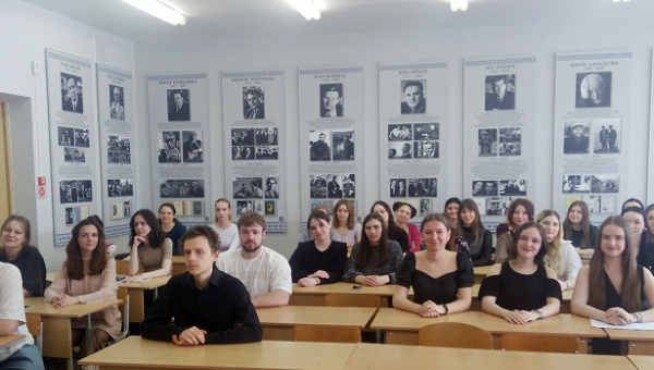 КРУГЛЫ СТОЛ «РОЛЯ ПЕДАГАГІЧНАЙ ПРАКТЫКІ  Ў ПРАФЕСІЙНАЙ ПАДРЫХТОЎЦЫ СТУДЭНТАЎ-ФІЛОЛАГАЎ»