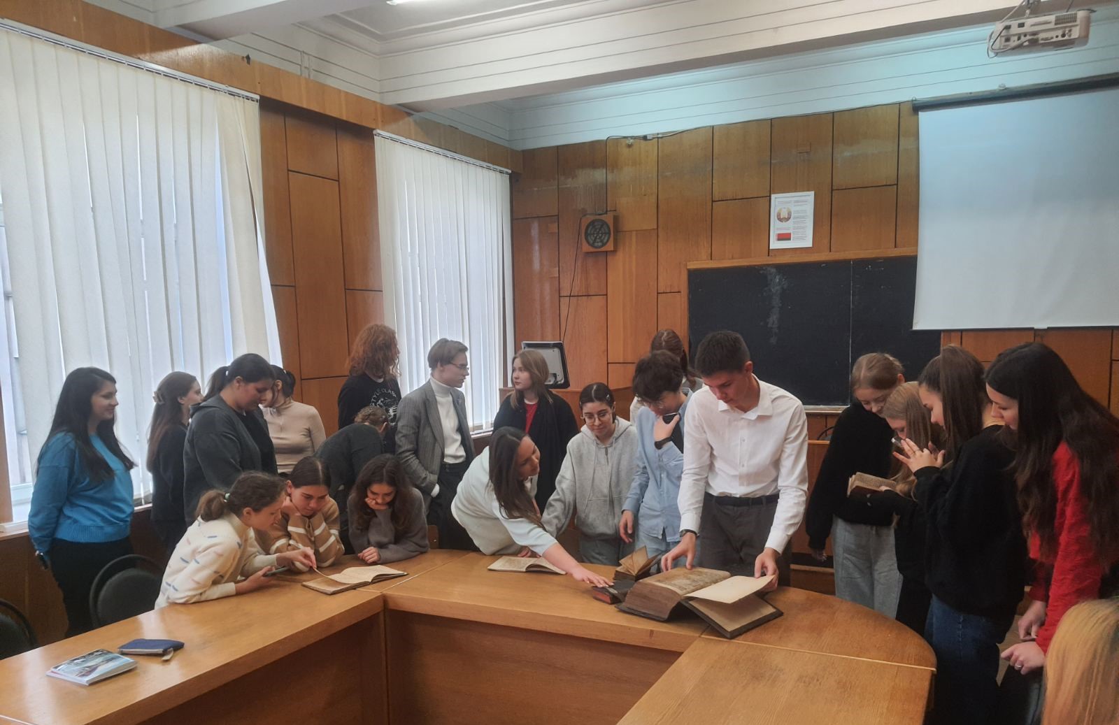 Выстава "З глыбіні стагоддзяў: стараабрадніцкія кнігі кірылічнага друку" на филфаку БДУ.