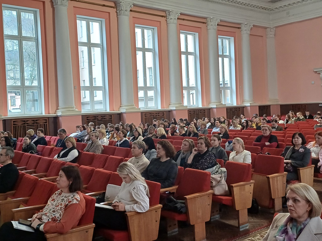 Сустрэча з заказчыкамі кадраў