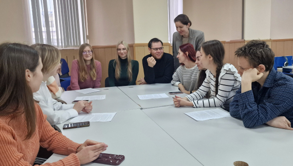 КРУГЛЫ СТОЛ «ЭКАНОМІЦЬ НЕЛЬГА ТРАЦІЦЬ: ДЗЕ ПАСТАВІЦЬ КОСКУ?»