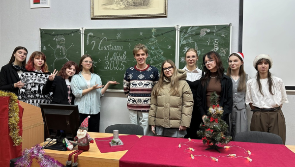 Захоўваючы і развіваючы традыцыі: "Cantiamo il Natale!" усе разам 