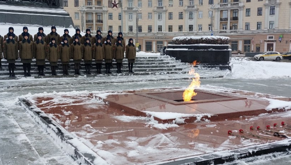 Падзяка старшаму выкладчыку кафедры германскага мовазнаўства Жукавай Юліі Аляксандраўне за выхаванне сына