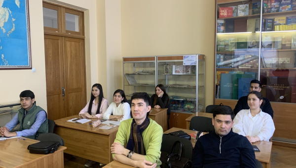 Круглый стол «Выдающиеся женщины моей страны»