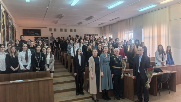 «ЗДРАВИЯ ЖЕЛАЕМ, ТОВАРИЩ ПОЛКОВНИК!» ВСТРЕЧА ПОКОЛЕНИЙ НА ФИЛОЛОГИЧЕСКОМ ФАКУЛЬТЕТЕ