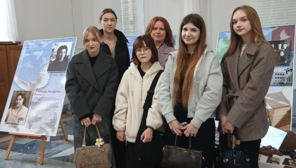 Наведванне выставы «Лёсы жанчын – студэнтак, супрацоўніц і выкладчыц БДУ ў гады Вялікай Айчыннай вайны»