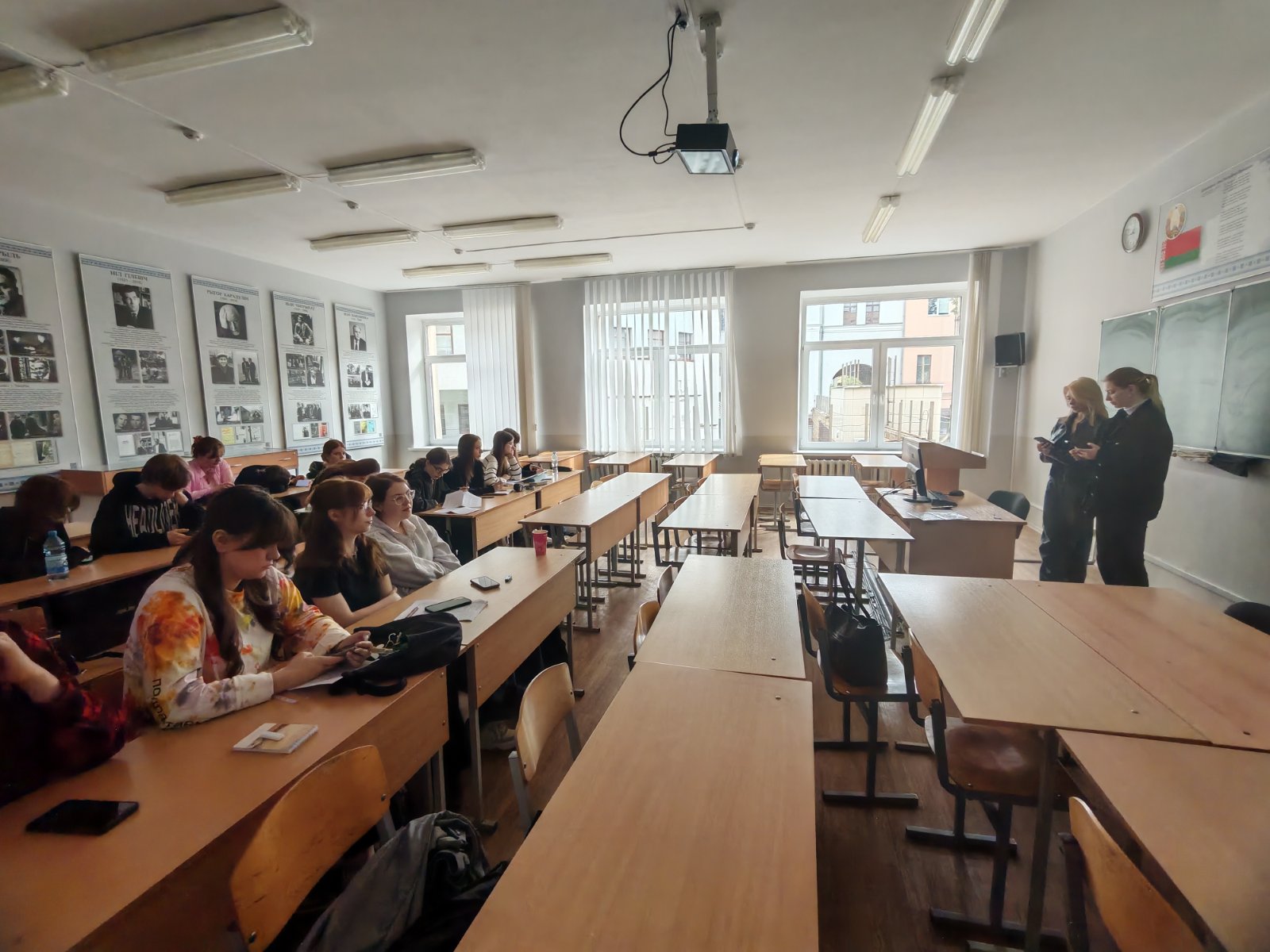 Круглы стол "На скрыжаваннях краін і літаратур"