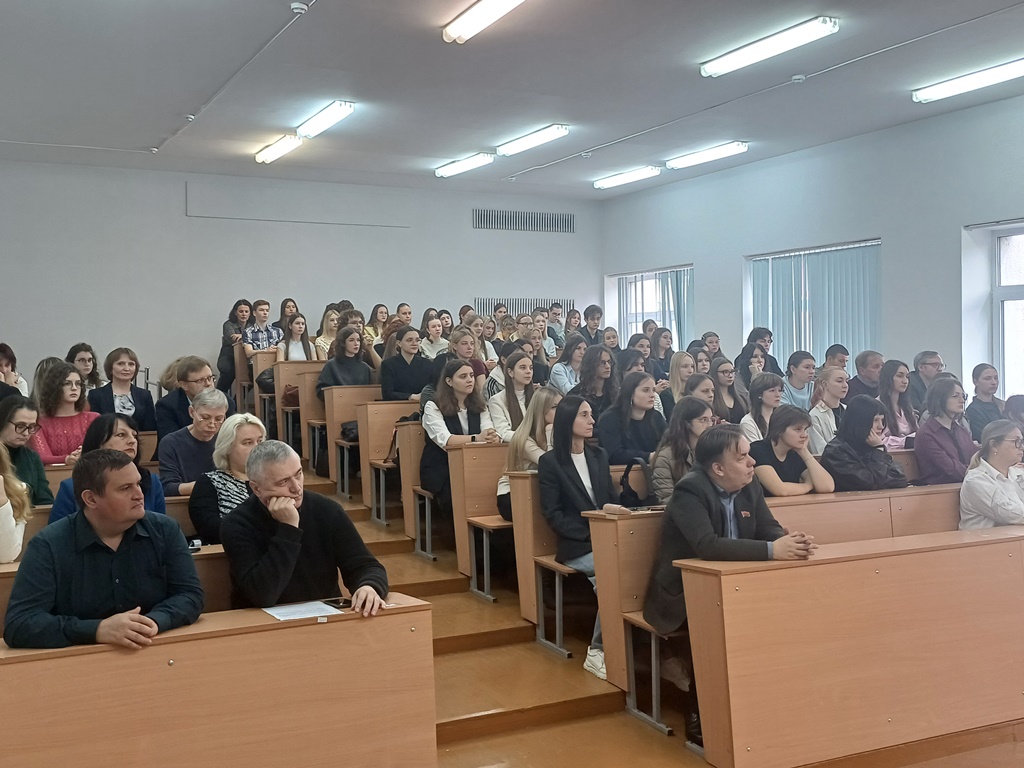 Сустрэча І.А. Марзалюка з першакурснікамі філалагічнага факультэта: дыялог пра гісторыю і адзінства