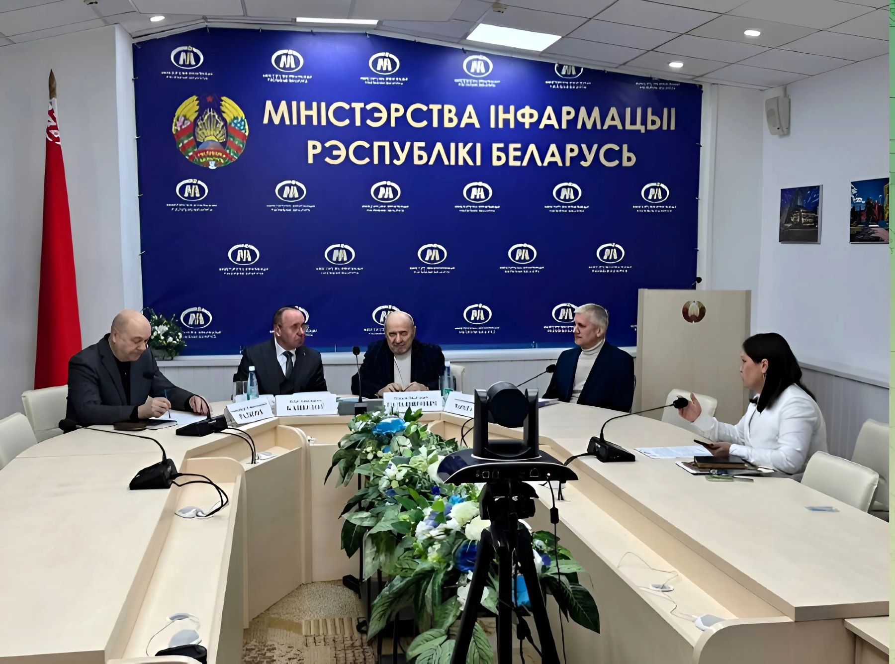 21.02.25_Круглы_стол_1.jpg