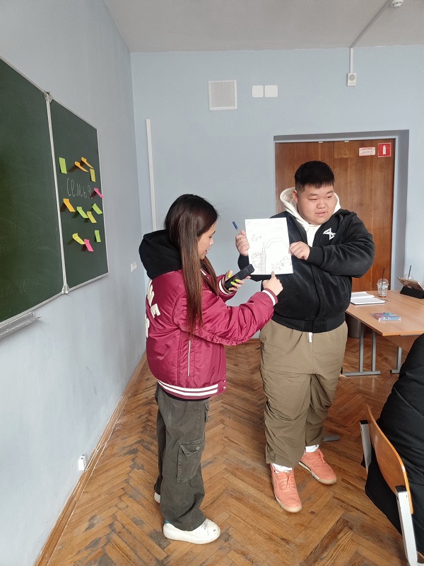 IMG-18bcf40b417da08f15bea4ce242516d9-V.jpg